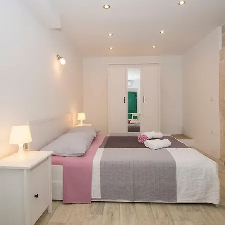 Confluence Apartament *